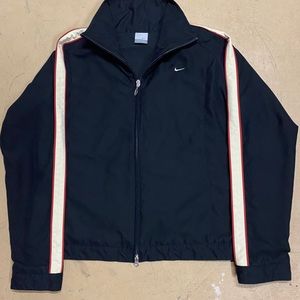 WOMEN’S VINTAGE NIKE JACKET
